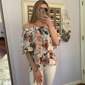 Floral Off the Shoulder Summer Top Size S 🦋